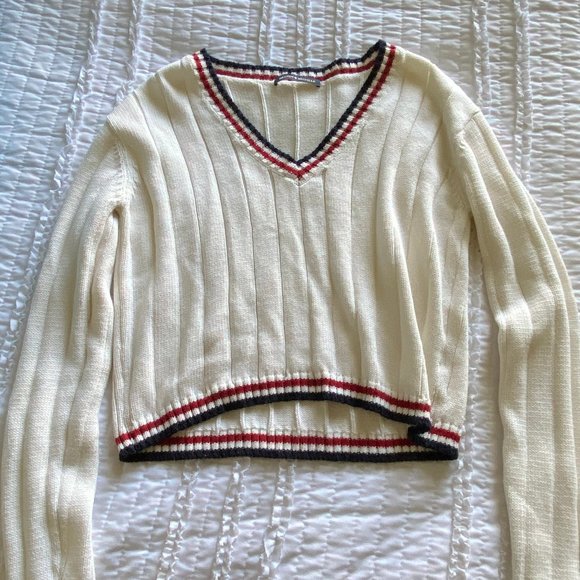 Brandy Melville Nicole Sweater - Picture 4 of 7